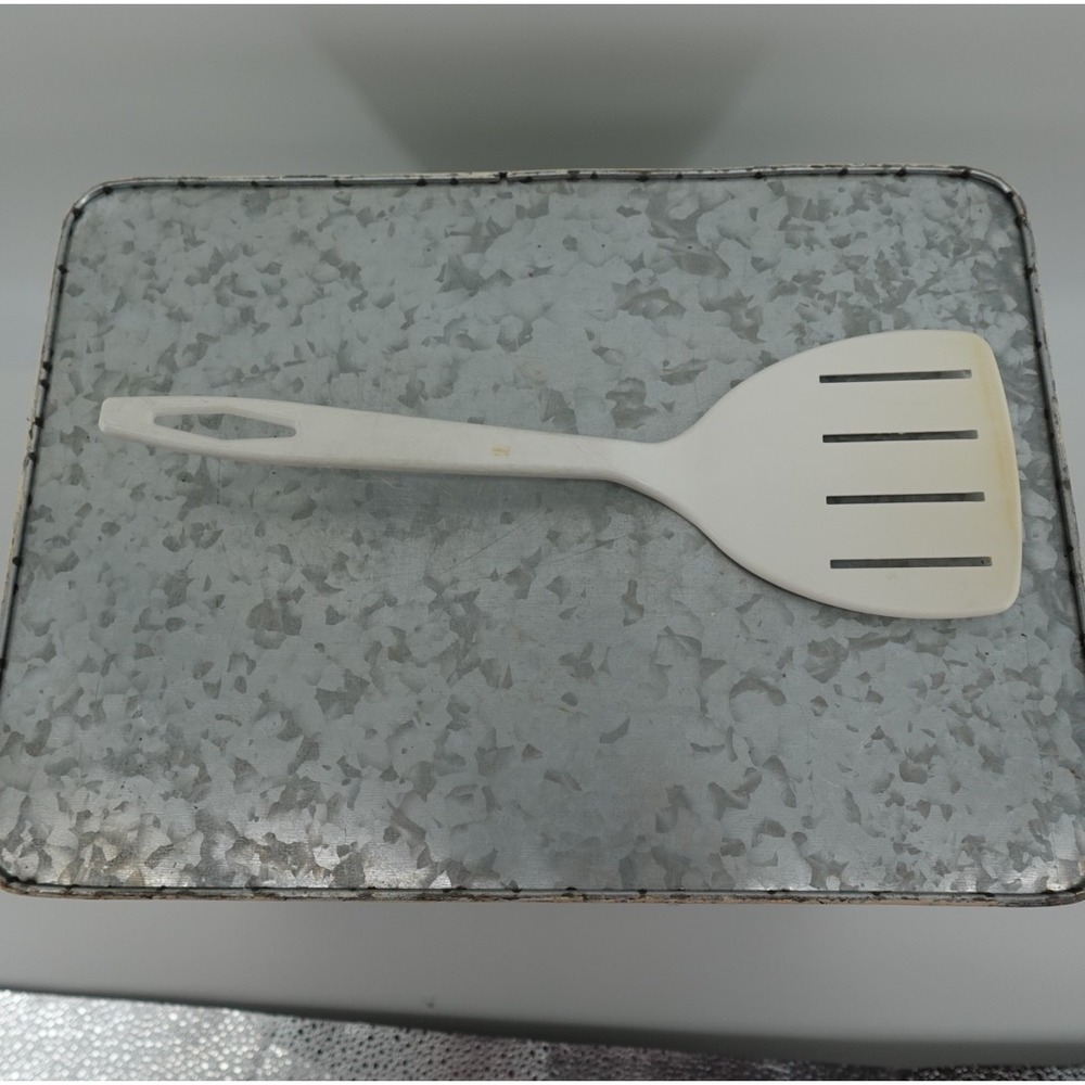 Vintage Tailor Made Products White Plastic Slotted Spatula Turner Elroy WI 11"